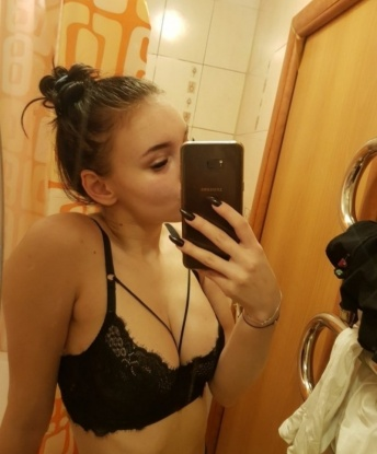 Оля